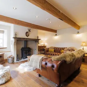 5 Star On The With Log Burner - Dog Friendly Holiday home Austwick