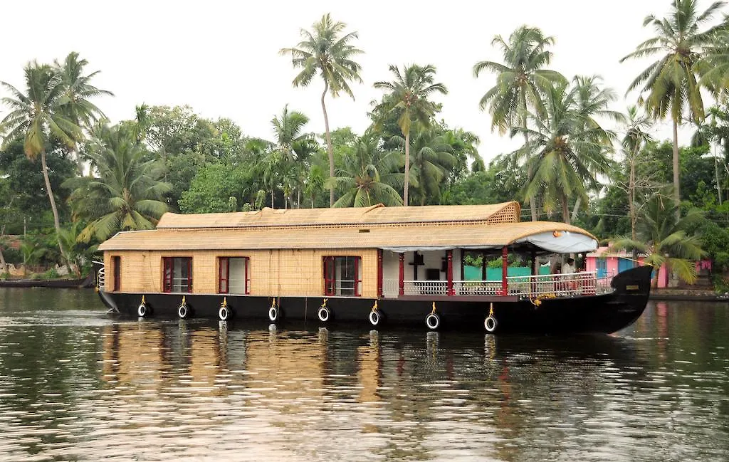 Hotel Vaishnav Tours Alappuzha Botel