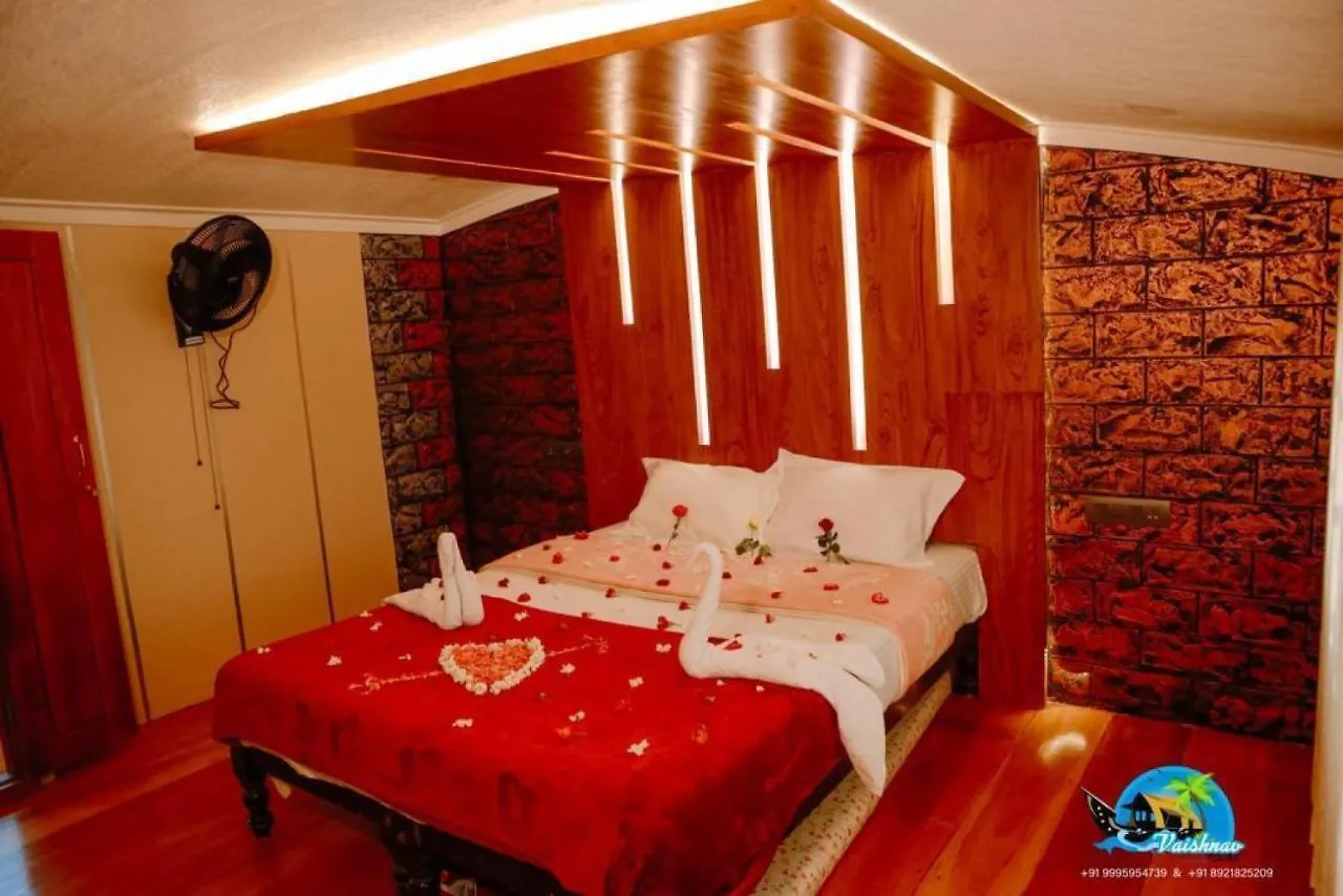 Botel Hotel Vaishnav Tours Alappuzha Indien