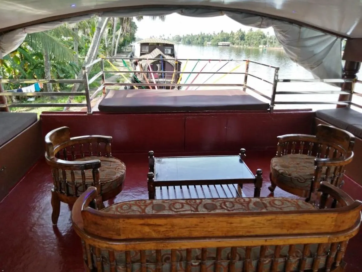 Hotel Vaishnav Tours Alappuzha Botel